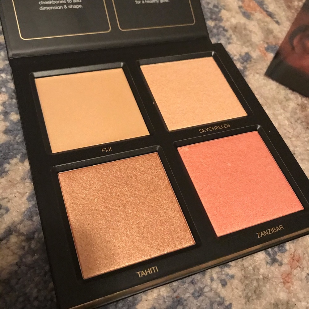 Huda Beauty 3D Highlighter Palette